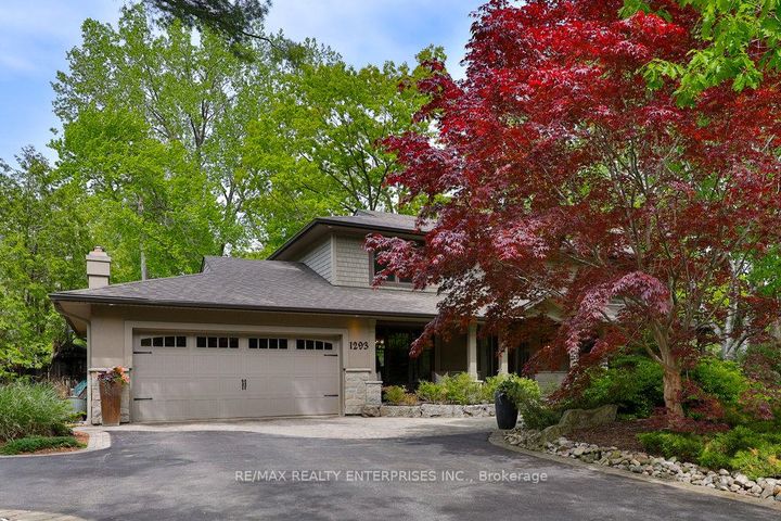 Photo 2 at 1293 Greenoaks Drive, Lorne Park, Mississauga