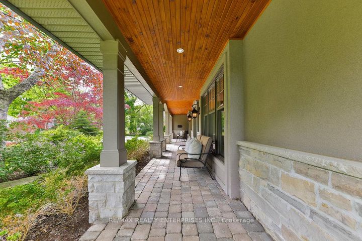 Photo 4 at 1293 Greenoaks Drive, Lorne Park, Mississauga