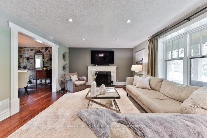 Photo 7 at 1293 Greenoaks Drive, Lorne Park, Mississauga