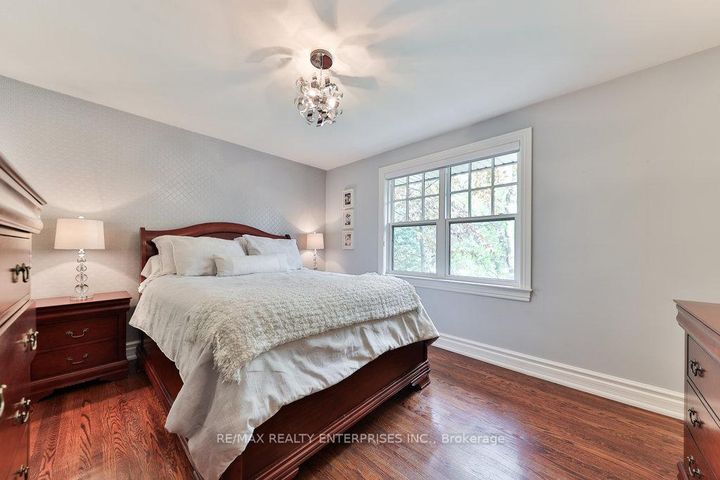 Photo 24 at 1293 Greenoaks Drive, Lorne Park, Mississauga