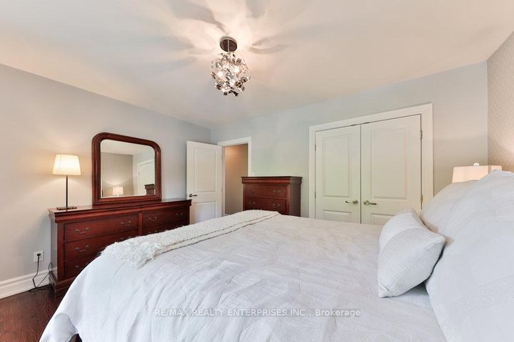 Photo 25 at 1293 Greenoaks Drive, Lorne Park, Mississauga