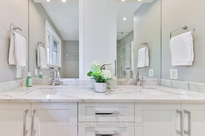 Photo 31 at 1293 Greenoaks Drive, Lorne Park, Mississauga