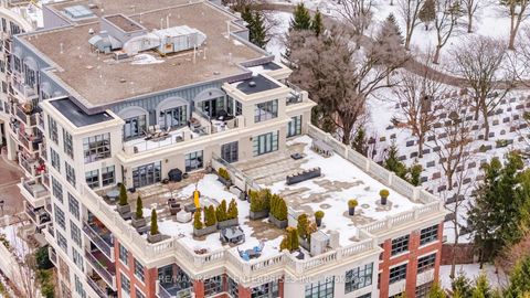 Photo 17 at 513 - 2855 Bloor Street W, Queensway, Toronto