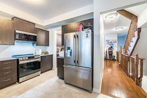 Photo 11 at 142 Farooq Boulevard S, Vellore Village, Vaughan