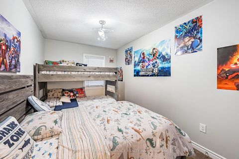 Photo 22 at 142 Farooq Boulevard S, Vellore Village, Vaughan