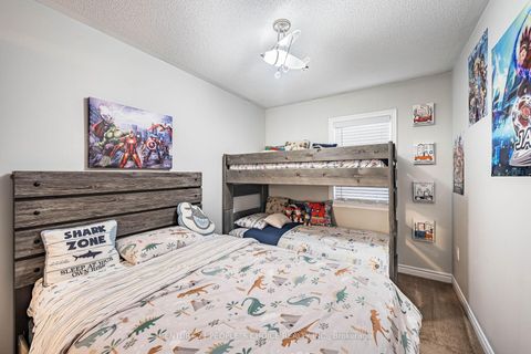 Photo 23 at 142 Farooq Boulevard S, Vellore Village, Vaughan