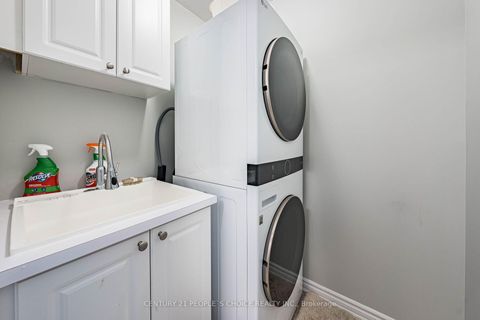 Photo 25 at 142 Farooq Boulevard S, Vellore Village, Vaughan