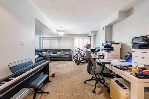 Photo 27 at 142 Farooq Boulevard S, Vellore Village, Vaughan
