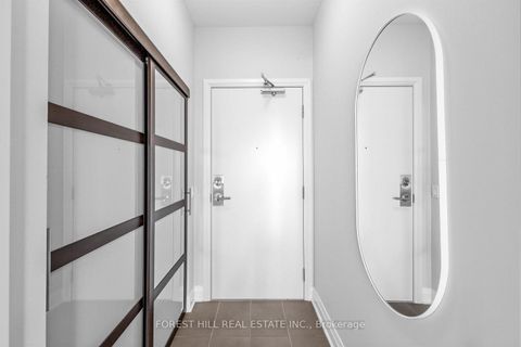 Photo 4 at 701 - 530 St. Clair Avenue W, Cedarvale, Toronto