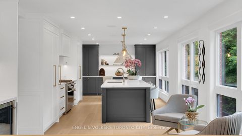 Photo 6 at 15 Silvergrove Road, Windfields, Toronto