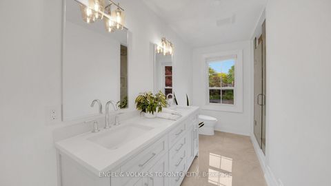 Photo 27 at 15 Silvergrove Road, Windfields, Toronto