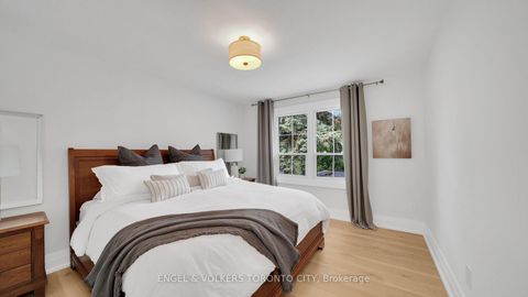 Photo 29 at 15 Silvergrove Road, Windfields, Toronto