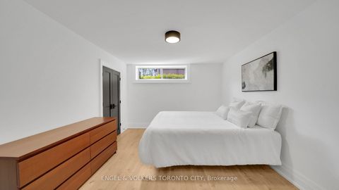 Photo 38 at 15 Silvergrove Road, Windfields, Toronto