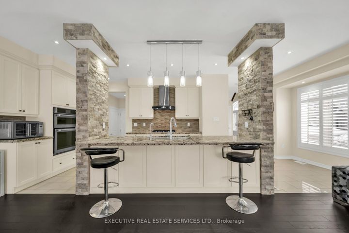 Photo 16 at 13 Masken Circle, Northwest Brampton, Brampton