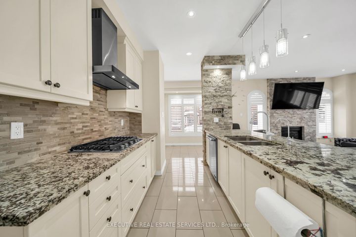 Photo 20 at 13 Masken Circle, Northwest Brampton, Brampton