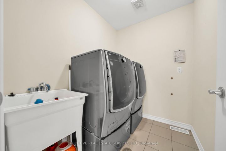 Photo 29 at 13 Masken Circle, Northwest Brampton, Brampton