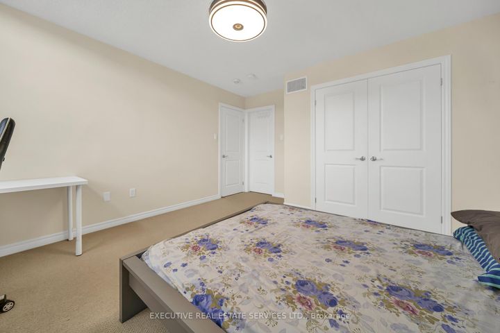 Photo 34 at 13 Masken Circle, Northwest Brampton, Brampton