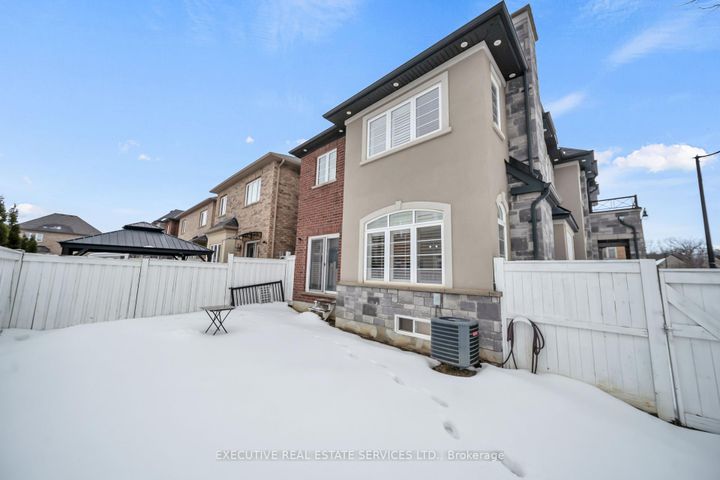 Photo 41 at 13 Masken Circle, Northwest Brampton, Brampton