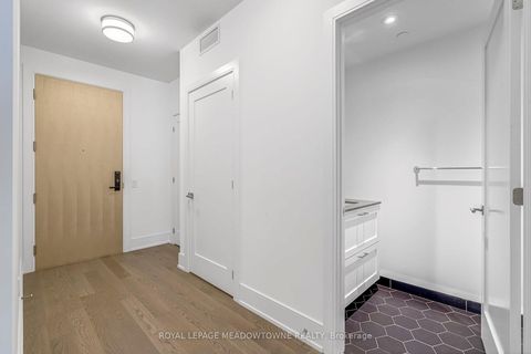 Photo 3 at 826 - 155 Merchants' Wharf, Waterfront Communities C8, Toronto