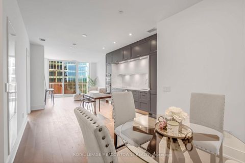 Photo 8 at 826 - 155 Merchants' Wharf, Waterfront Communities C8, Toronto