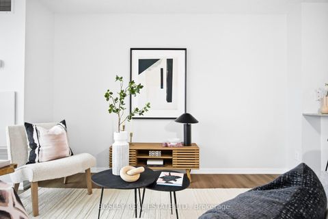 Photo 3 at 1602 - 219 Fort York Boulevard, Niagara, Toronto