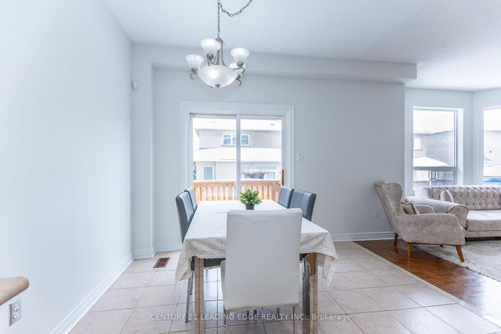 Photo 12 at 20 Bucksaw Drive, Vellore Village, Vaughan