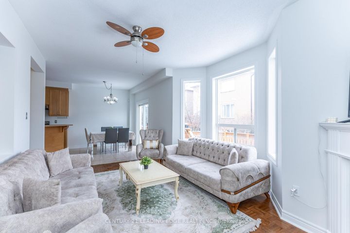 Photo 17 at 20 Bucksaw Drive, Vellore Village, Vaughan