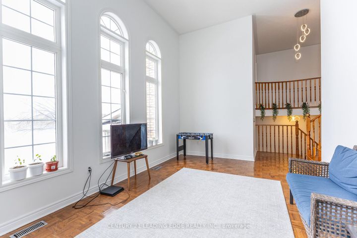 Photo 23 at 20 Bucksaw Drive, Vellore Village, Vaughan