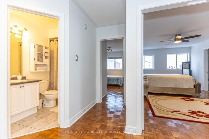 Photo 25 at 20 Bucksaw Drive, Vellore Village, Vaughan