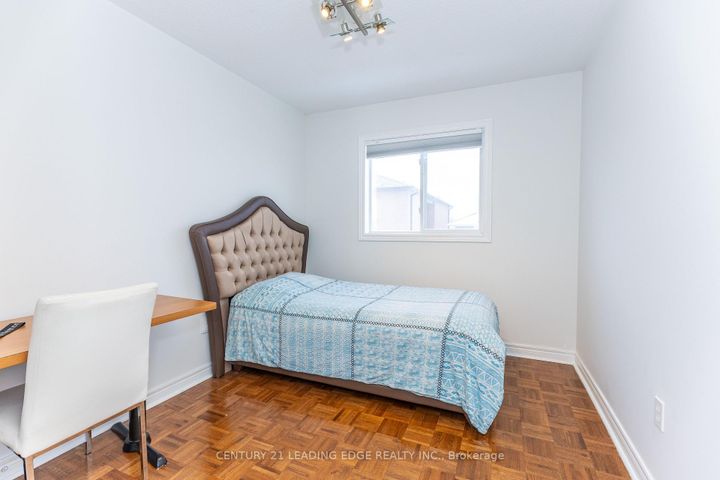 Photo 27 at 20 Bucksaw Drive, Vellore Village, Vaughan