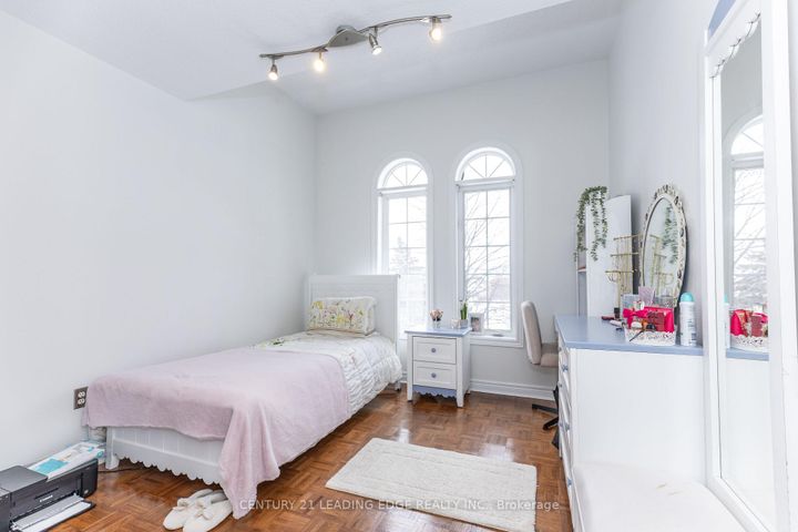 Photo 38 at 20 Bucksaw Drive, Vellore Village, Vaughan