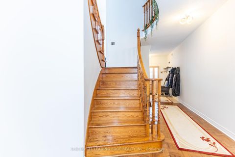 Photo 5 at 20 Bucksaw Drive, Vellore Village, Vaughan
