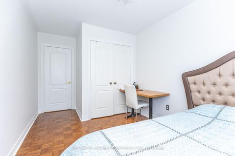 Photo 28 at 20 Bucksaw Drive, Vellore Village, Vaughan