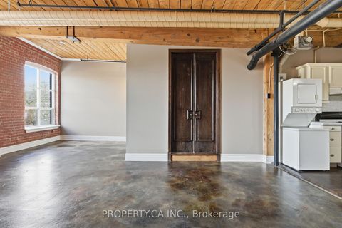 Photo 3 at 405 - 426 Queen Street E, Moss Park, Toronto