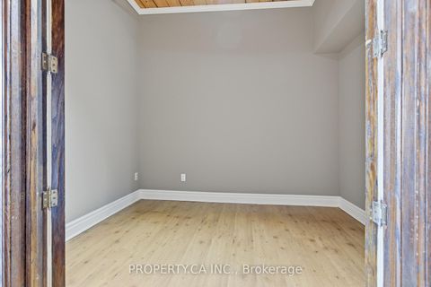 Photo 8 at 405 - 426 Queen Street E, Moss Park, Toronto