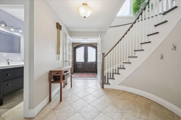 Photo 5 at 1466 Flaminia Court, Clarkson, Mississauga