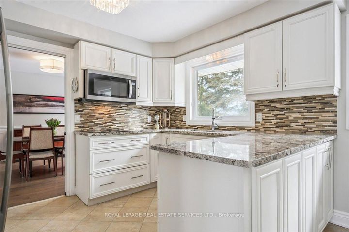 Photo 10 at 1466 Flaminia Court, Clarkson, Mississauga