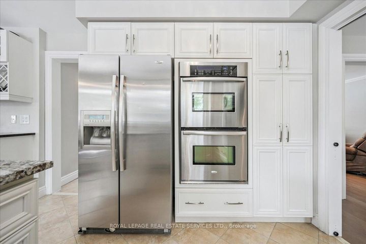 Photo 11 at 1466 Flaminia Court, Clarkson, Mississauga