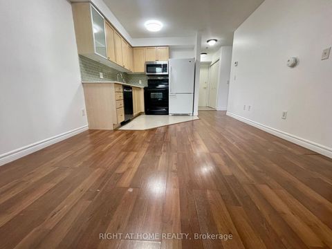 Photo 10 at 128 - 684 Warden Avenue, Birchmount, Toronto