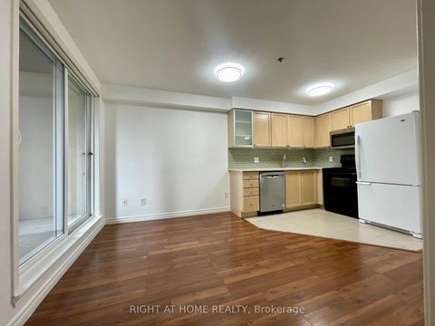 Photo 11 at 128 - 684 Warden Avenue, Birchmount, Toronto