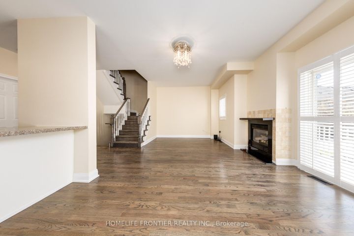 Photo 9 at 289 - 23 Observatory Lane, Observatory, Richmond Hill