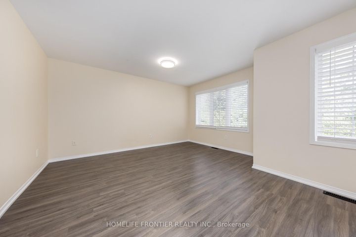 Photo 13 at 289 - 23 Observatory Lane, Observatory, Richmond Hill