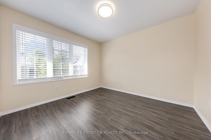 Photo 19 at 289 - 23 Observatory Lane, Observatory, Richmond Hill