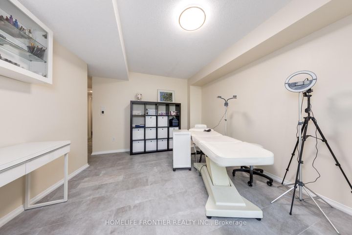 Photo 21 at 289 - 23 Observatory Lane, Observatory, Richmond Hill