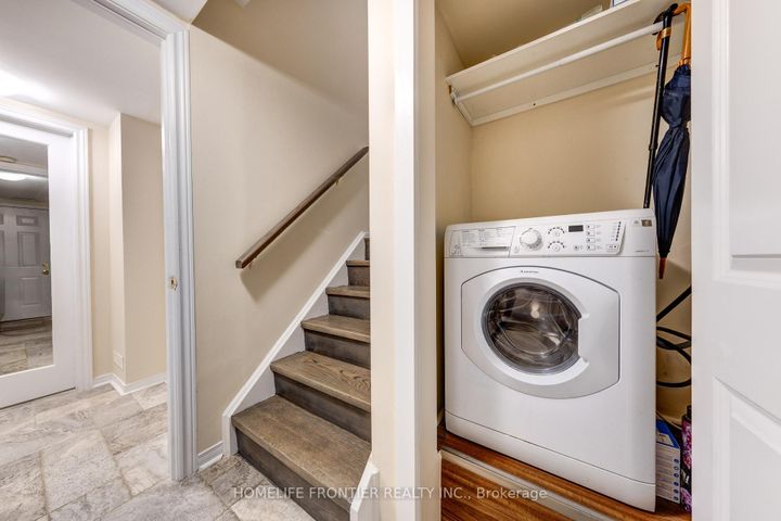 Photo 24 at 289 - 23 Observatory Lane, Observatory, Richmond Hill