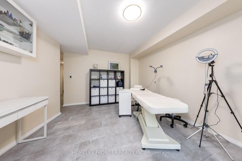 Photo 21 at 289 - 23 Observatory Lane, Observatory, Richmond Hill