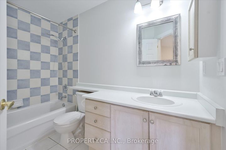 Photo 26 at 46 - 1051 On Bogart Circle, College Manor, Newmarket