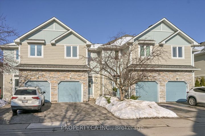 Photo 31 at 46 - 1051 On Bogart Circle, College Manor, Newmarket