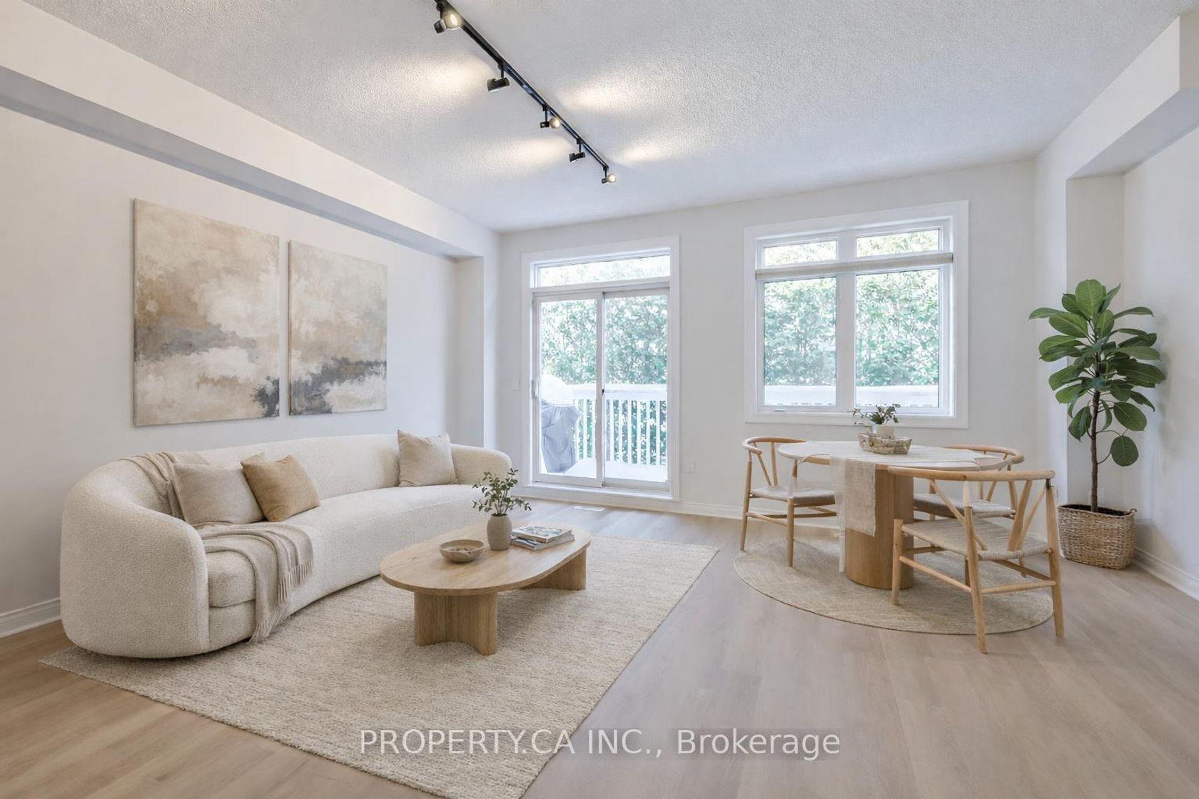 46 - 1051 On Bogart Circle, College Manor, Newmarket photo 5