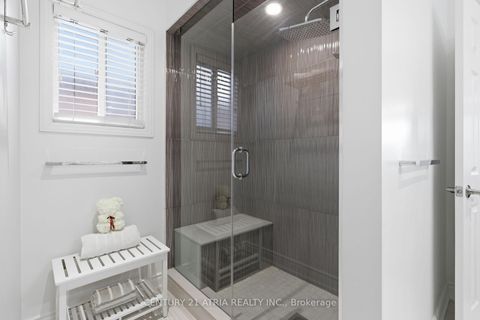 Photo 12 at 18 Abbott Avenue, Bayview Northeast, Aurora